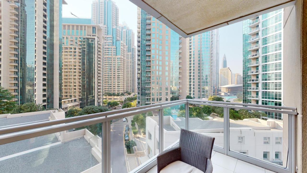 Stylish 2-Bed Apt Burj Khalifa And Fountain Views Apartamento Dubai Exterior foto