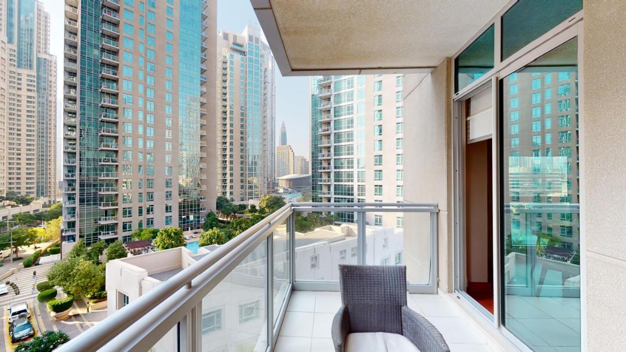 Stylish 2-Bed Apt Burj Khalifa And Fountain Views Apartamento Dubai Exterior foto